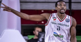 McCollum şov yaptı Pınar Karşıyaka derbiyi rahat kazandı