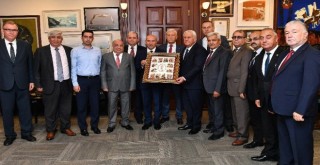 Başkan Soyer’e esnaf teşekkürü