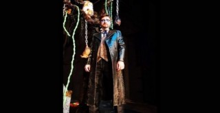 Mezarcı 25 yıl sonra sahnede...