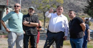 Başkan Tugay Karşıyaka ile Bayraklı’da incelemelerini sürdürdü