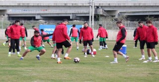 Karşıyaka, Esenler Erokspor karşısında