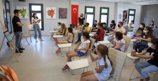 Çevreci çocuklar Efes Tarlası Yaşam Köyü'nde