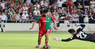 Karşıyaka yine geriden gelerek kazandı