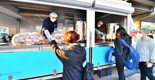 Üniversiteliler güne sıcak çorbayla başlıyor