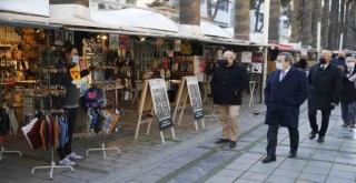 Batur’dan Sevgi Yolu esnafına destek