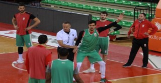 Pınar Karşıyaka Letonya'da avantaj peşinde