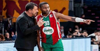 Sarıca: Zor zamanda aile olmak, pes etmemek önemli