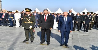 İzmir’de 30 Ağustos törenlerle kutlandı