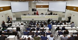 Batur İlk Meclis toplantısında Kentsel dönüşüm mesajı verdi