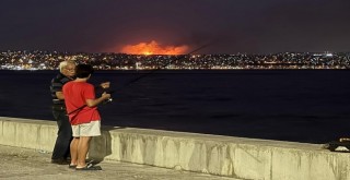 Buca'da yangın... Alevler Karşıyaka'dan görüntülendi