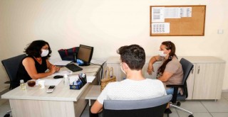 Buca’nın ''Tercih Günleri'' 4 günde 300 gence destek oldu