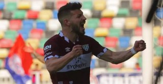 Karşıyaka'da Alpay Koldaş tamam...