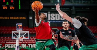 Pınar Karşıyaka Son16 için parkede