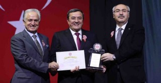 Vali Köşger: Karşıyaka Stadyumu yapılacak