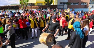 Lionlardan çocuklara şenlik