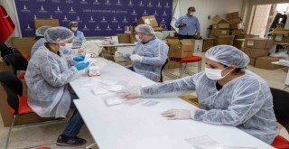 65 yaş üstüne maske...