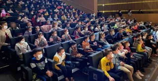 Bergama kırsal mahalle çocukları tiyatro ile buluşuyor