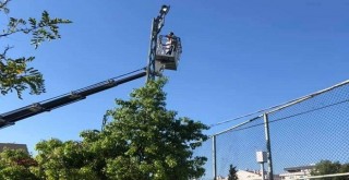 Hasan Türker Futbol Sahası'nın ışıkları yapıldı