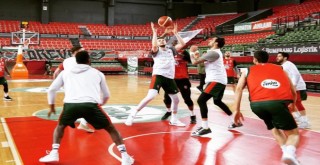 Pınar Karşıyaka, Bursaspor'u konuk ediyor