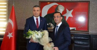 İzmir SGK’da devir teslim töreni