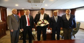 DSP Karşıyaka Yönetimi Başkan Tugay'ı ziyaret etti