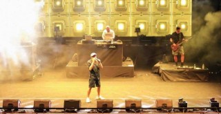 Ceza, İzmir’den barış mesajı verdi