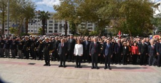 Cumhuriyet Bayramı Karşıyaka’da coşku ile kutlanıyor