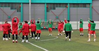 Karşıyaka'da COVID-19 testi pozitif çıkan futbolcu sayısı arttı