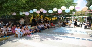 Dünya Müzik Günü’nde gençlerden sokak konseri