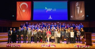 İzmir’de tarihe koruyanlar ödüllendirildi