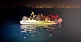 Dikili açıklarında 44 düzensiz göçmen kurtarıldı