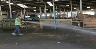 Çiğli pazar yerlerinde detaylı temizlik ve dezenfekte