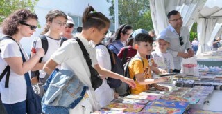 İzmir Kitap Fuarı’na yoğun ilgi