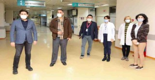 İzmir’de Koronavirüs Aşı mesaisi 24.00’e kadar devam ediyor