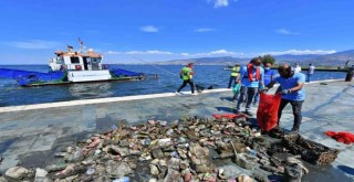 Körfez’de dip temizliği