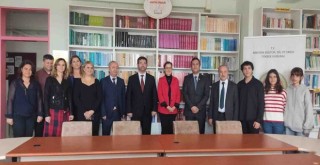 İzmir Cengiz Aytmatov Sosyal Bilimler Lisesi'nde Atatürk Kitaplığı açıldı