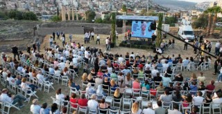 Bayraklı 1. Uluslararası Homeros Festivali’ne görkemli açılış