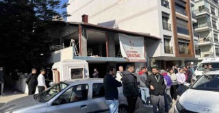 Karşıyaka'da çatıdan düşen işçi öldü