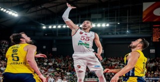 Pınar Karşıyaka, Anadolu Efes karşısında