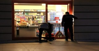 Karşıyaka'daki süpermarkette hırsızlık...