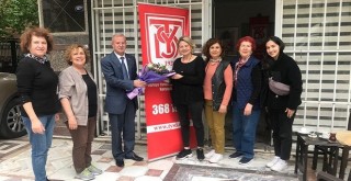 Karşıyaka Müftüsü İsa Gürler Anneler Gününü kutladı.