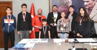 Foçalı Taekwondocular gururlandırıyor