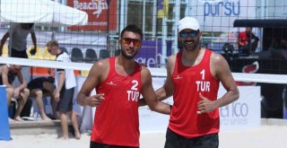Plaj voleybolunda erkeklerde sevindik, kadınlarda üzüldük