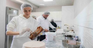 Çeşme’de Meslek Fabrikası hayata geçirildi