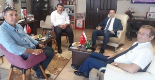 Karşıyaka Kaymakamı Kızılay Karşıyaka Şube Başkanı'nı tebrik etti