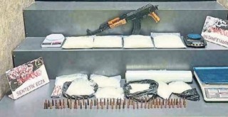 Karşıyaka'da uyuşturucu operasyonu