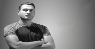 Karşıyaka'da genç antrenör evinde ölü bulundu