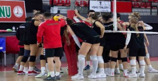 Endo Karşıyaka sezonu Altınordu maçıyla açıyor