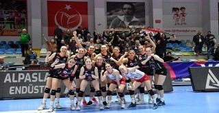Karşıyaka Voleybol Finallerde...