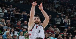 Karşıyaka'da Hakan sakatlandı